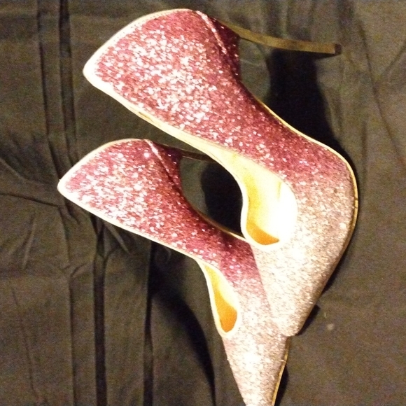 Unknown Shoes - Pink and silver glitters heels